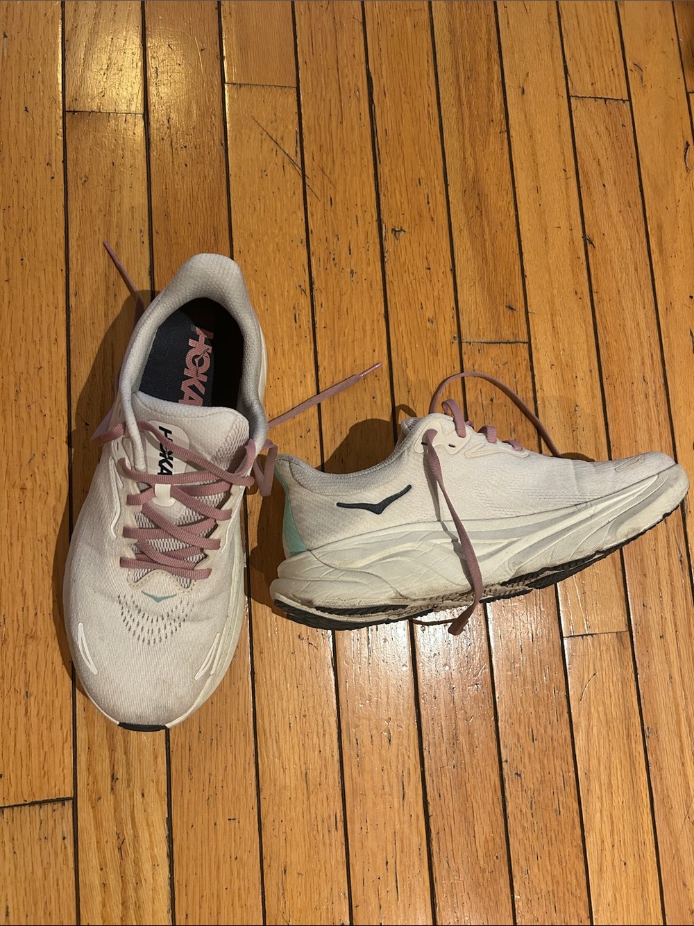 Hoka Arahi 8 Sneakers